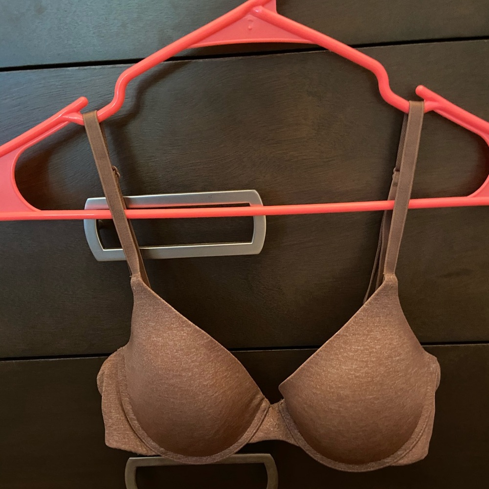 Vitoria’s Secret Bra